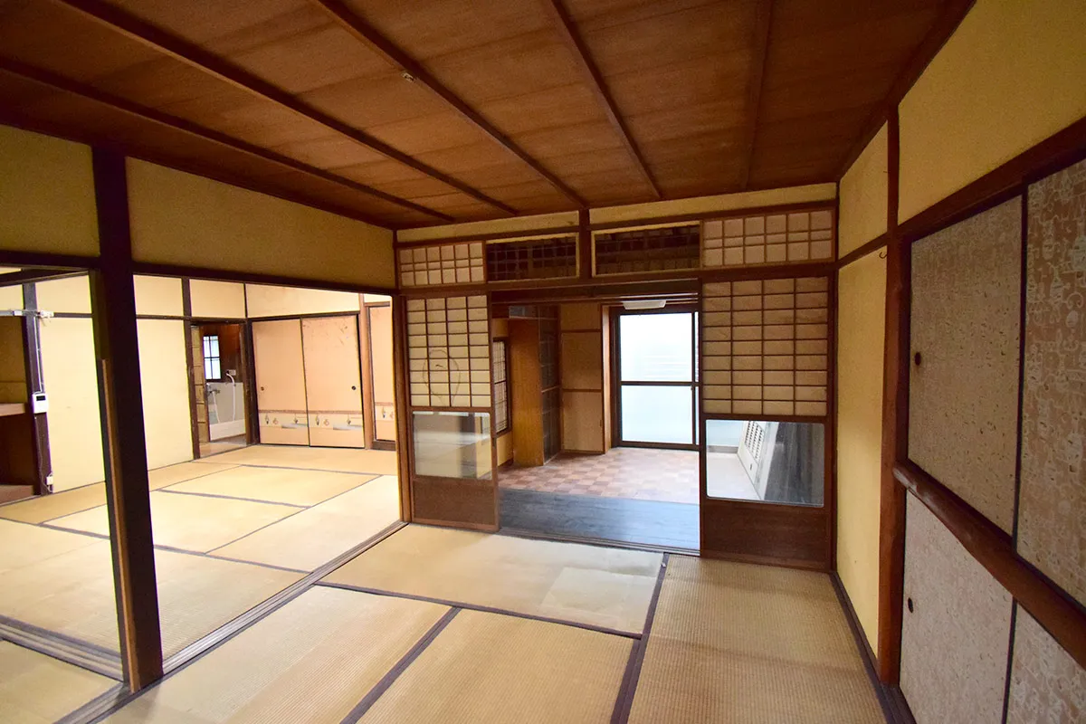 Residential environment between the Kamo River and Kyoto Imperial Palace! Used detached house in Bishamon-cho, Kamigyo-ku.