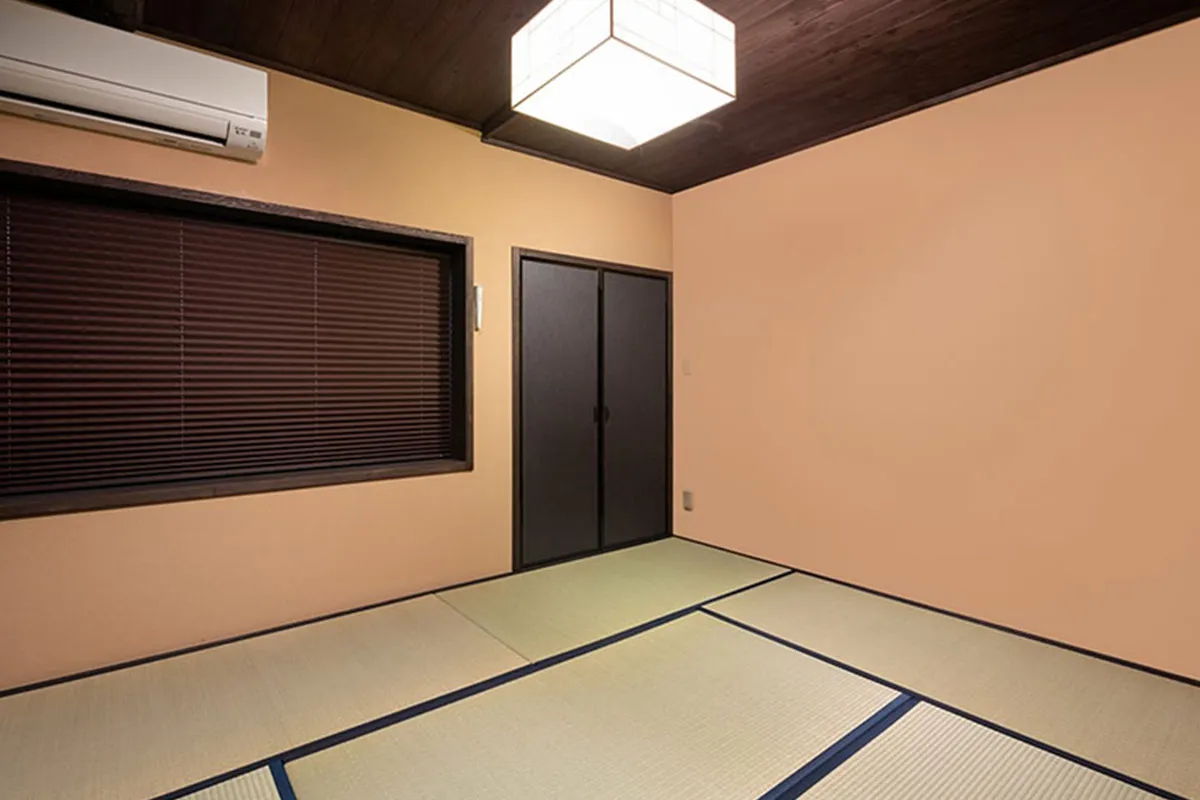 Currently operating as a guesthouse! Used detached house near Nijo Castle Station