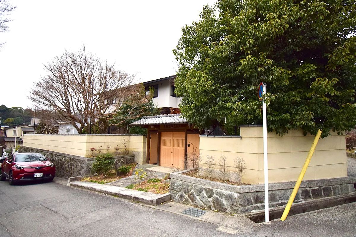 A mansion with a site of 128 tsubo located in Shikagaya, Sakyo Ward