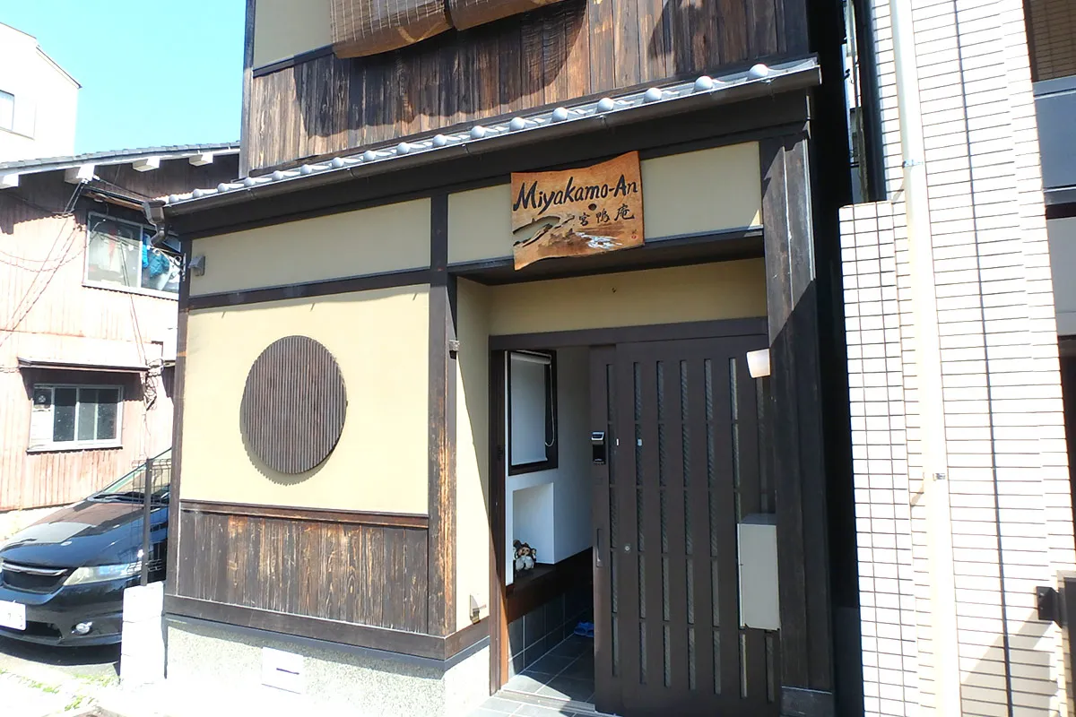 Former Geisha house, Licensed popular guesthouse by Kamo River