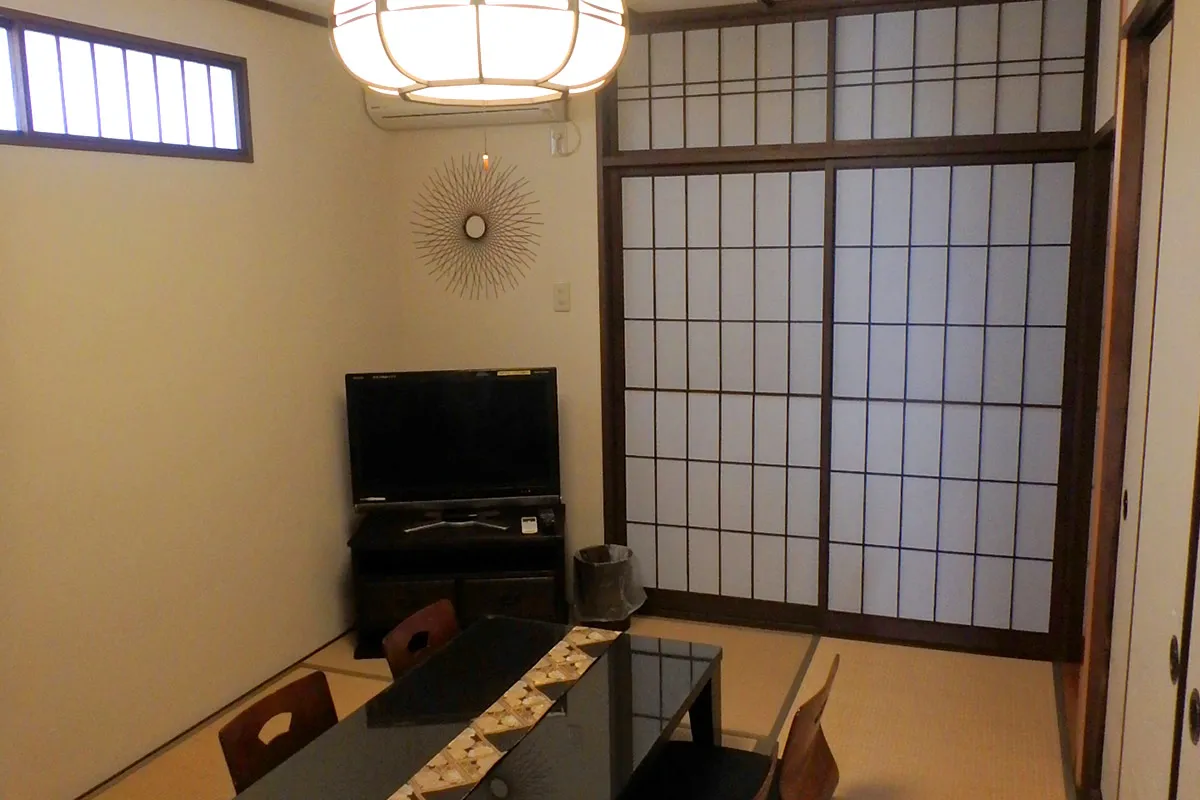 Former Geisha house, Licensed popular guesthouse by Kamo River