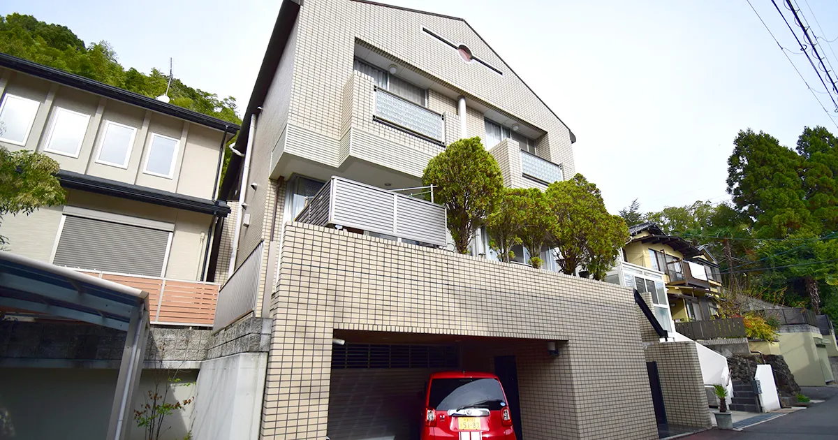 House with stunning Diamonji Mountain view