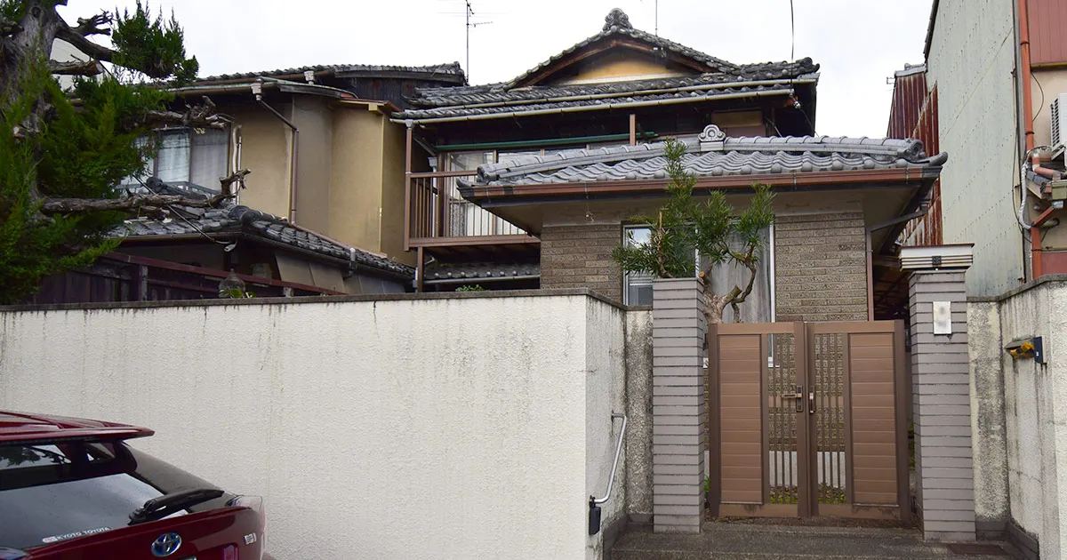 Unrenovated Machiya house in a historic residential area