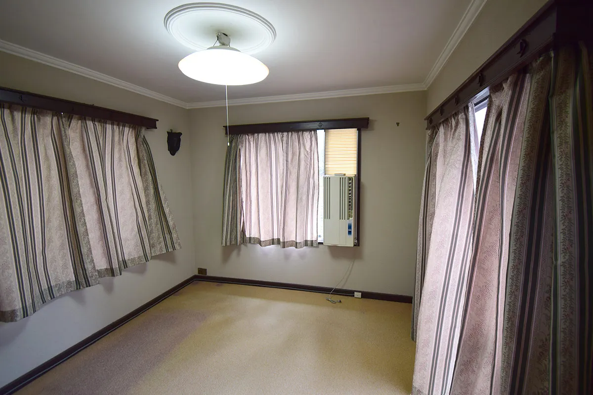 Unrenovated Machiya house in a historic residential area