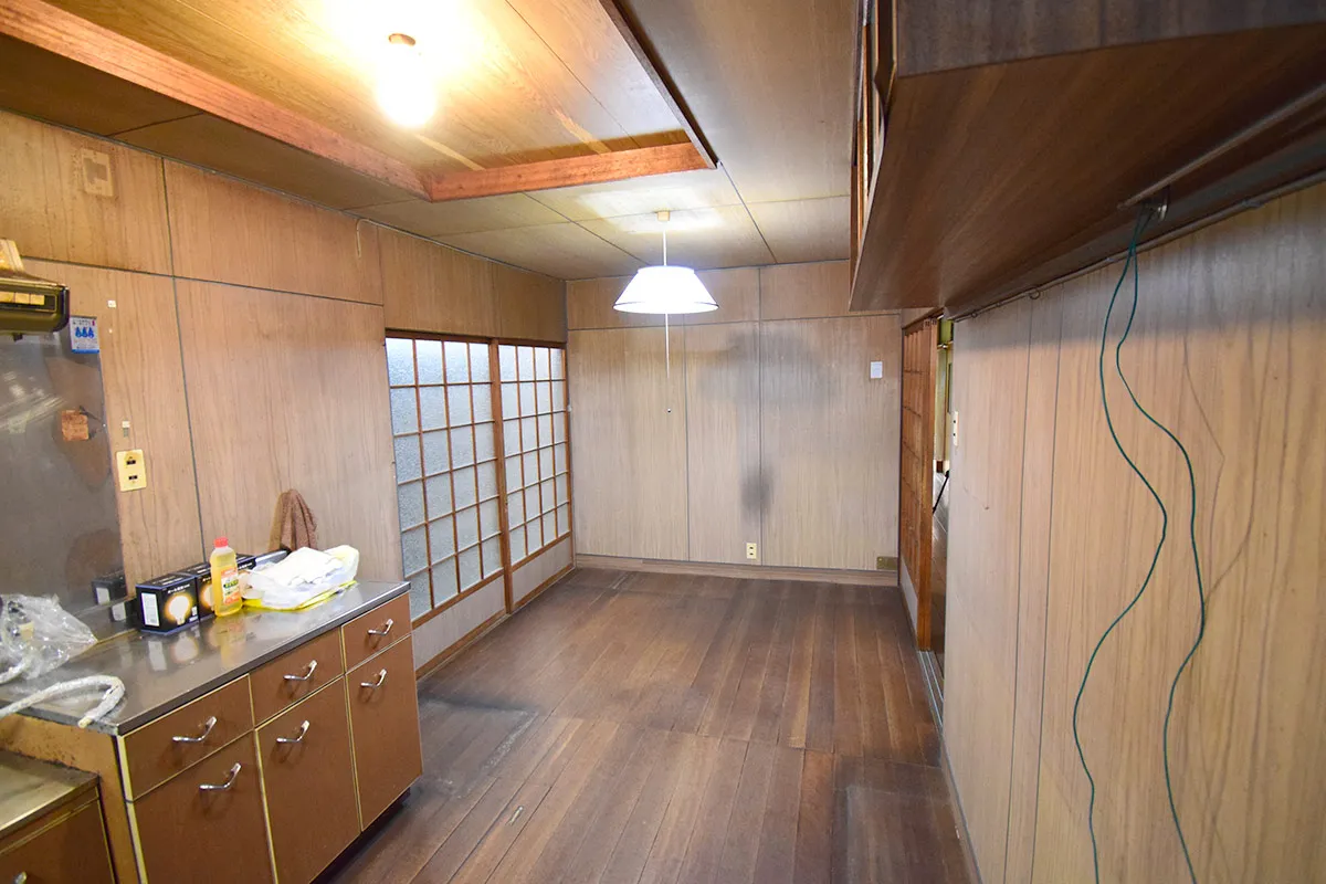Unrenovated Machiya house in a historic residential area