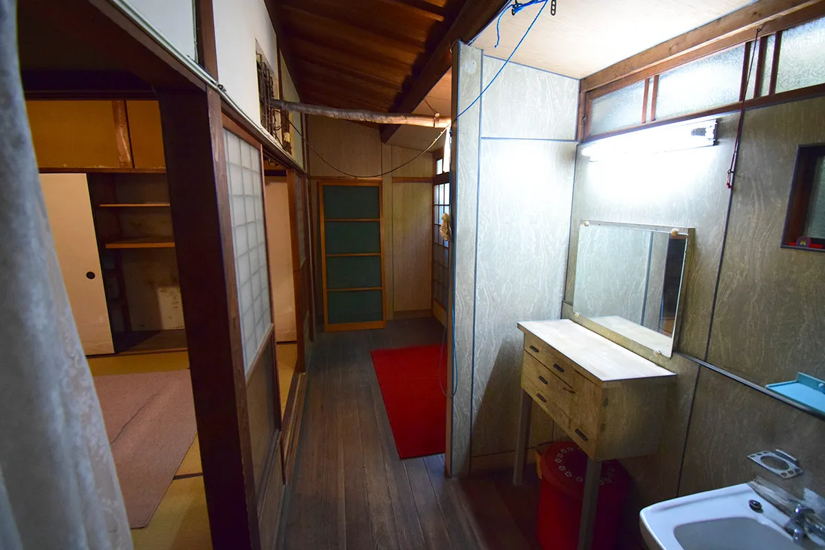 Unrenovated Machiya house in a historic residential area