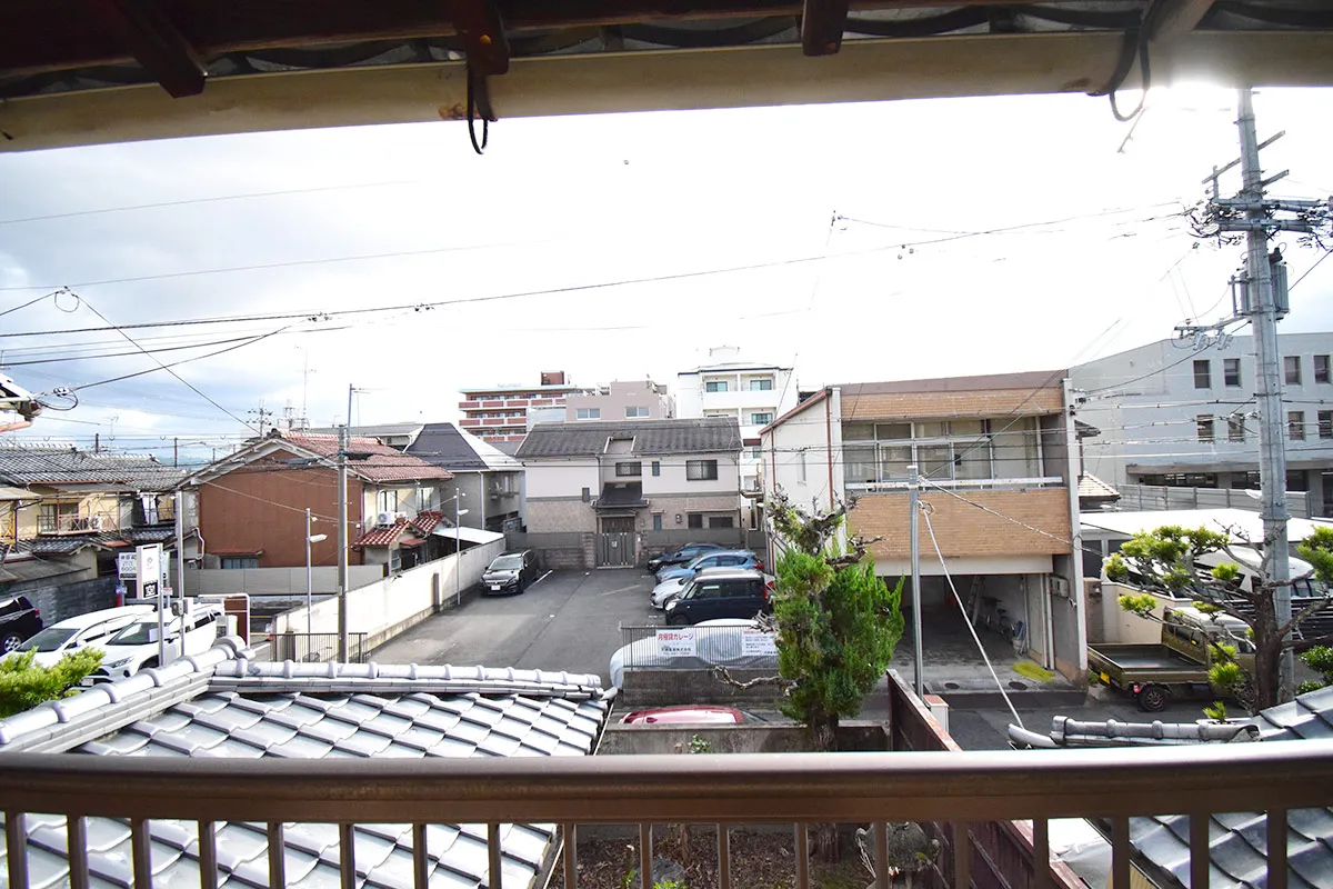 Unrenovated Machiya house in a historic residential area