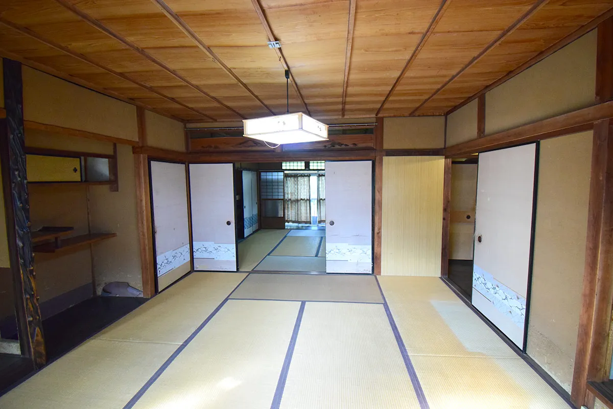 Unrenovated Machiya house in a historic residential area