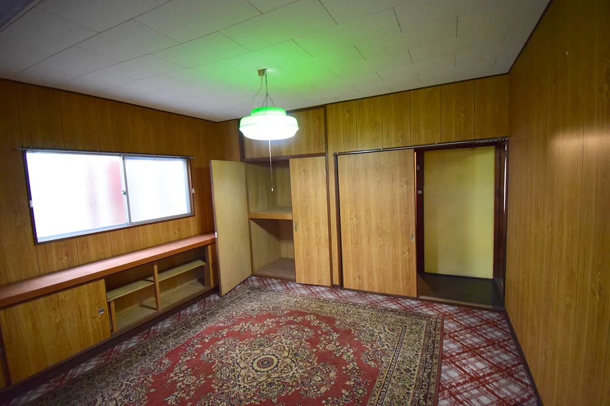 Unrenovated Machiya house in a historic residential area
