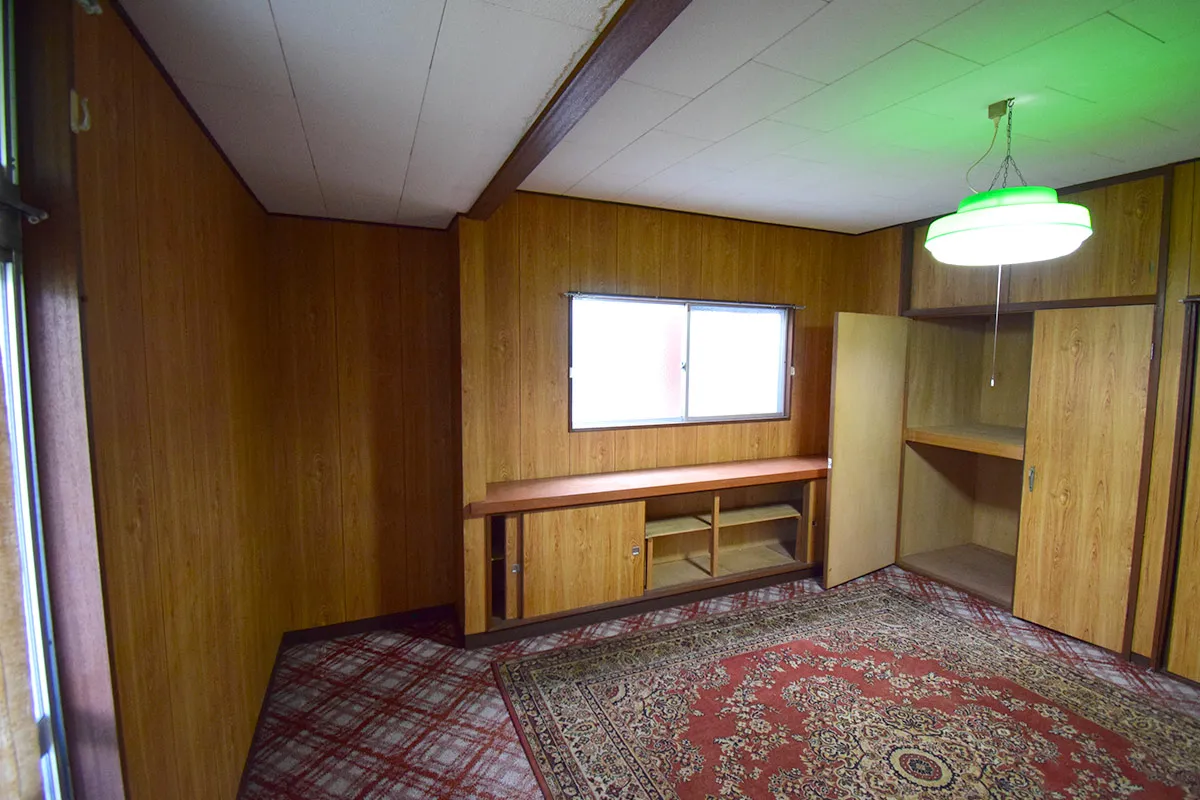Unrenovated Machiya house in a historic residential area