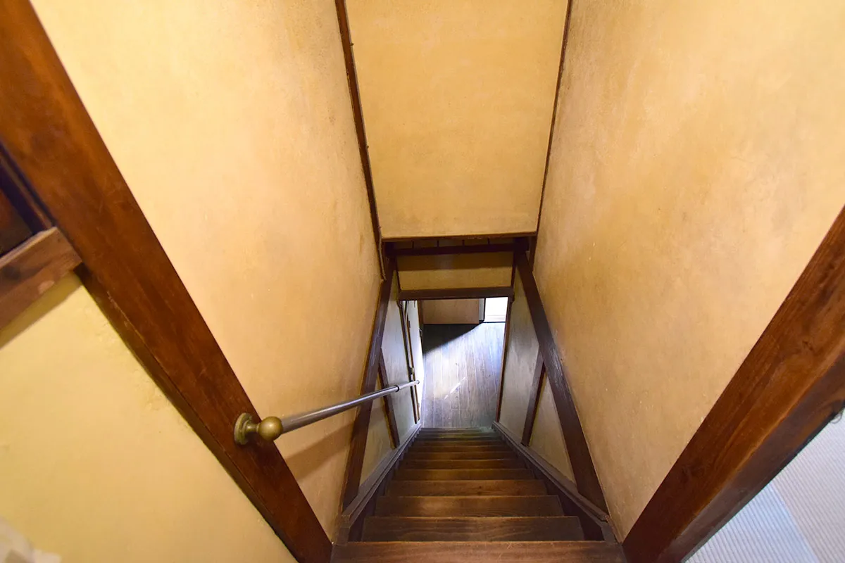 Unrenovated Machiya house in a historic residential area