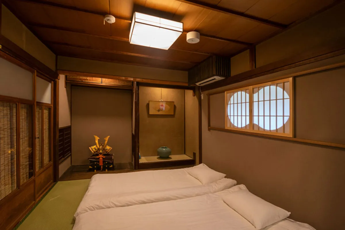 Operating as a guesthouse. Kyomachiya near Kiyomizu-Gojo Station.