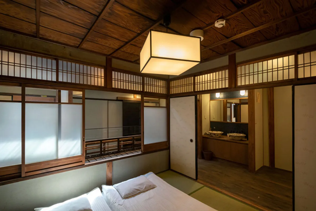 Licensed guesthouse with Kamo river view