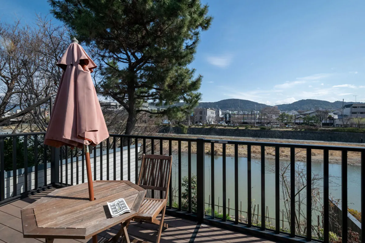 Licensed guesthouse with Kamo river view