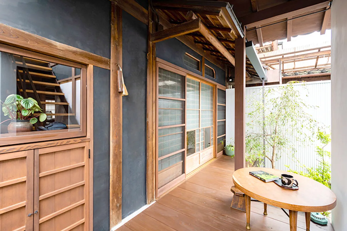 Serene Machiya house with balck walls-A hidden retreat in Nanzenji area
