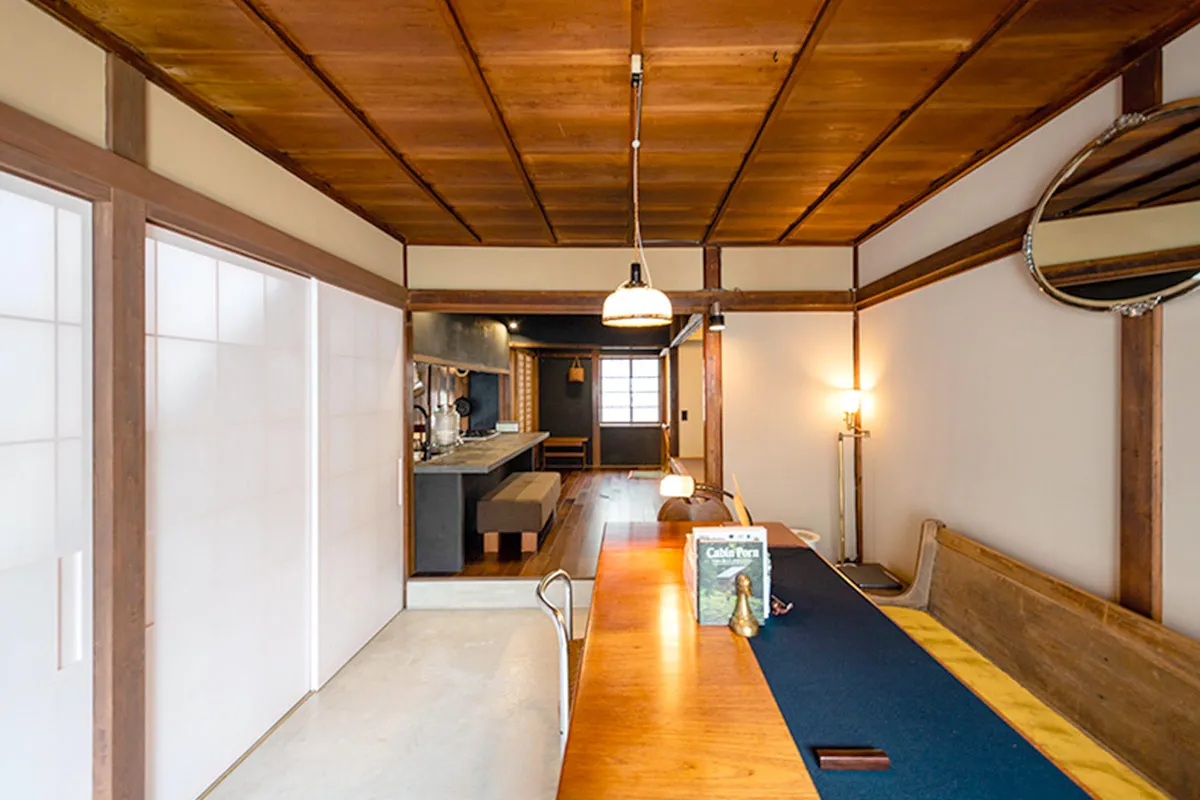 Serene Machiya house with balck walls-A hidden retreat in Nanzenji area