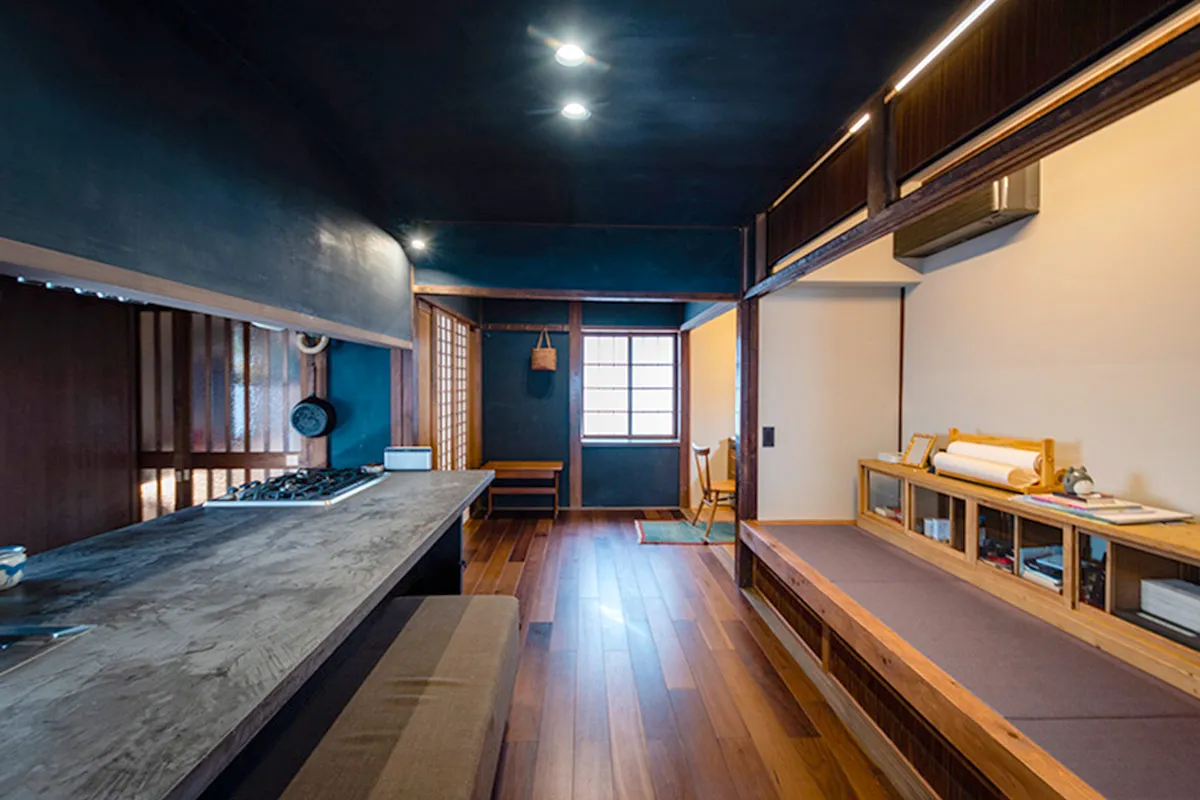Serene Machiya house with balck walls-A hidden retreat in Nanzenji area