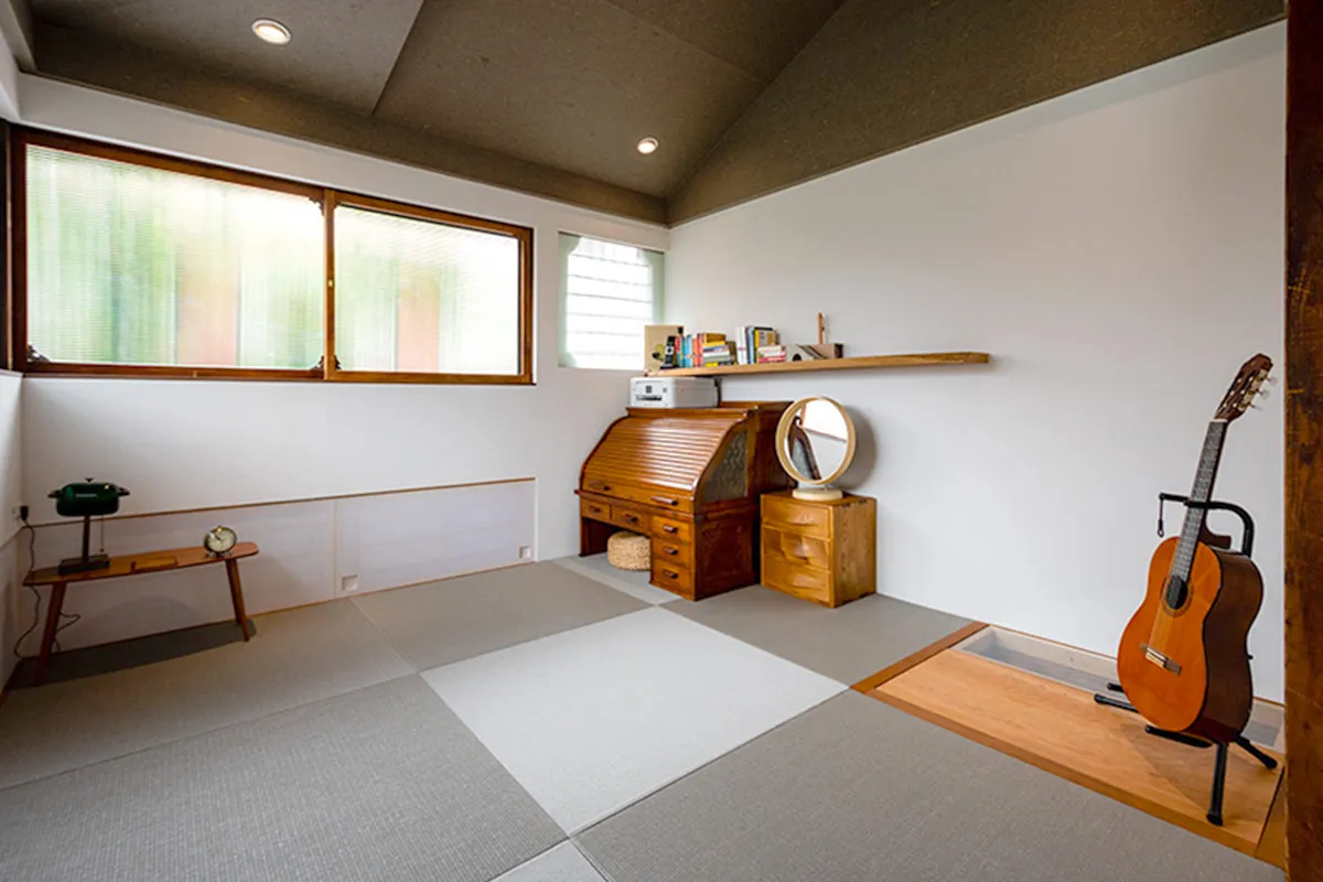 Serene Machiya house with balck walls-A hidden retreat in Nanzenji area