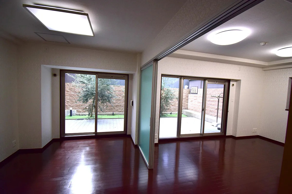 Heart of Kyoto: Ground Floor Condo with a Spacious Private Garden