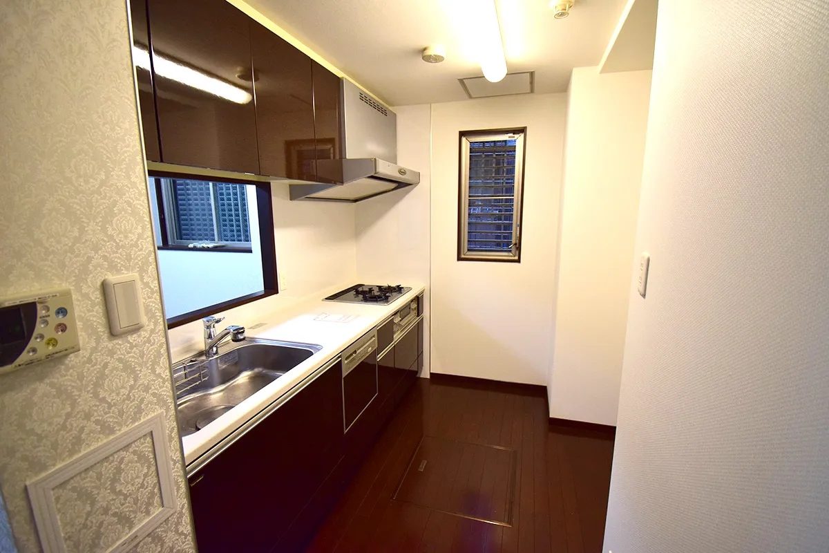 Heart of Kyoto: Ground Floor Condo with a Spacious Private Garden
