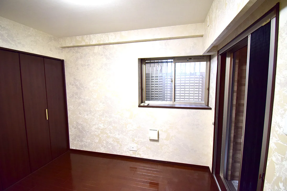 Heart of Kyoto: Ground Floor Condo with a Spacious Private Garden