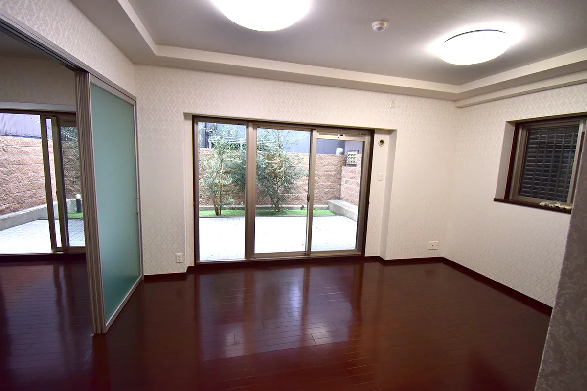 Heart of Kyoto: Ground Floor Condo with a Spacious Private Garden