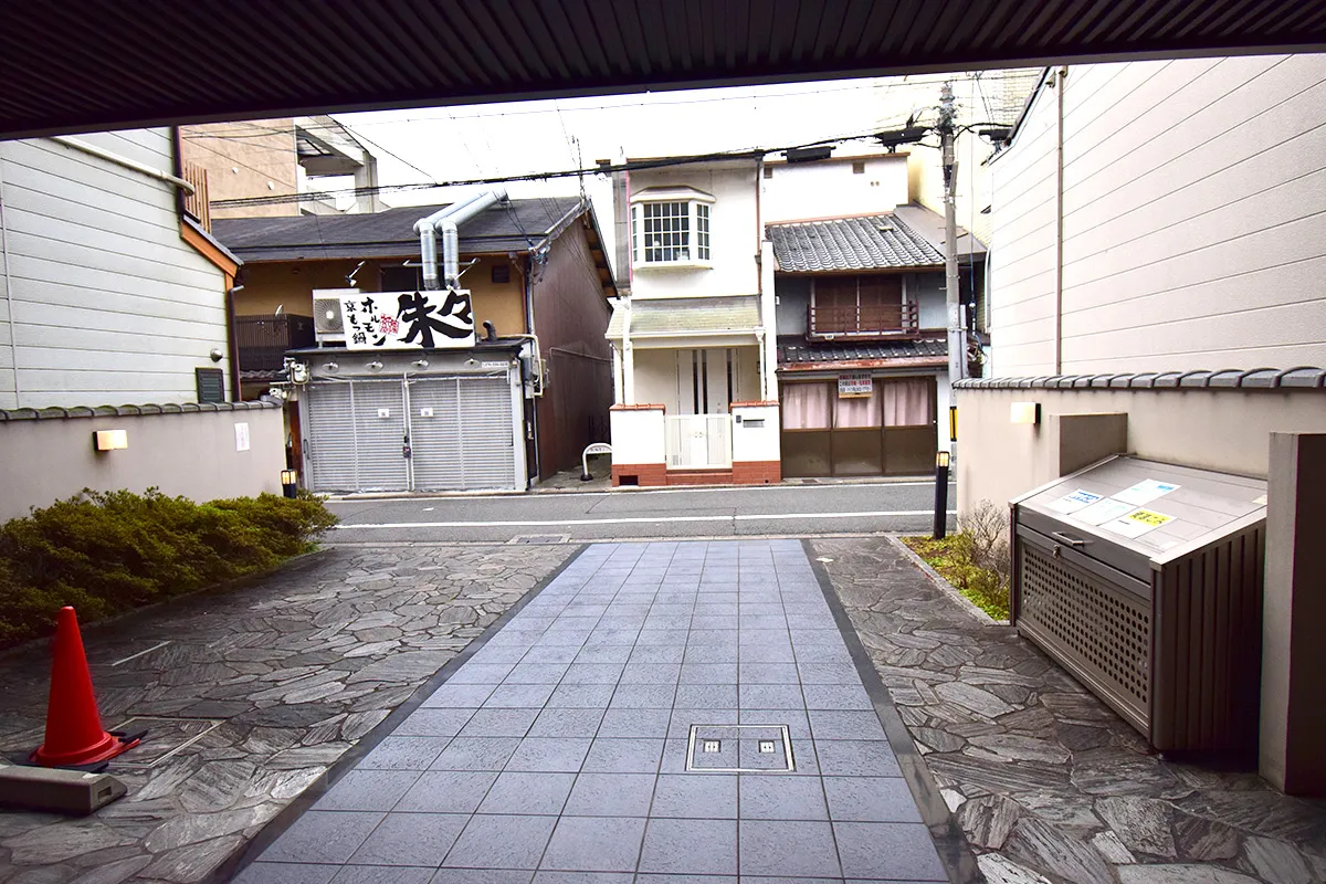 Heart of Kyoto: Ground Floor Condo with a Spacious Private Garden