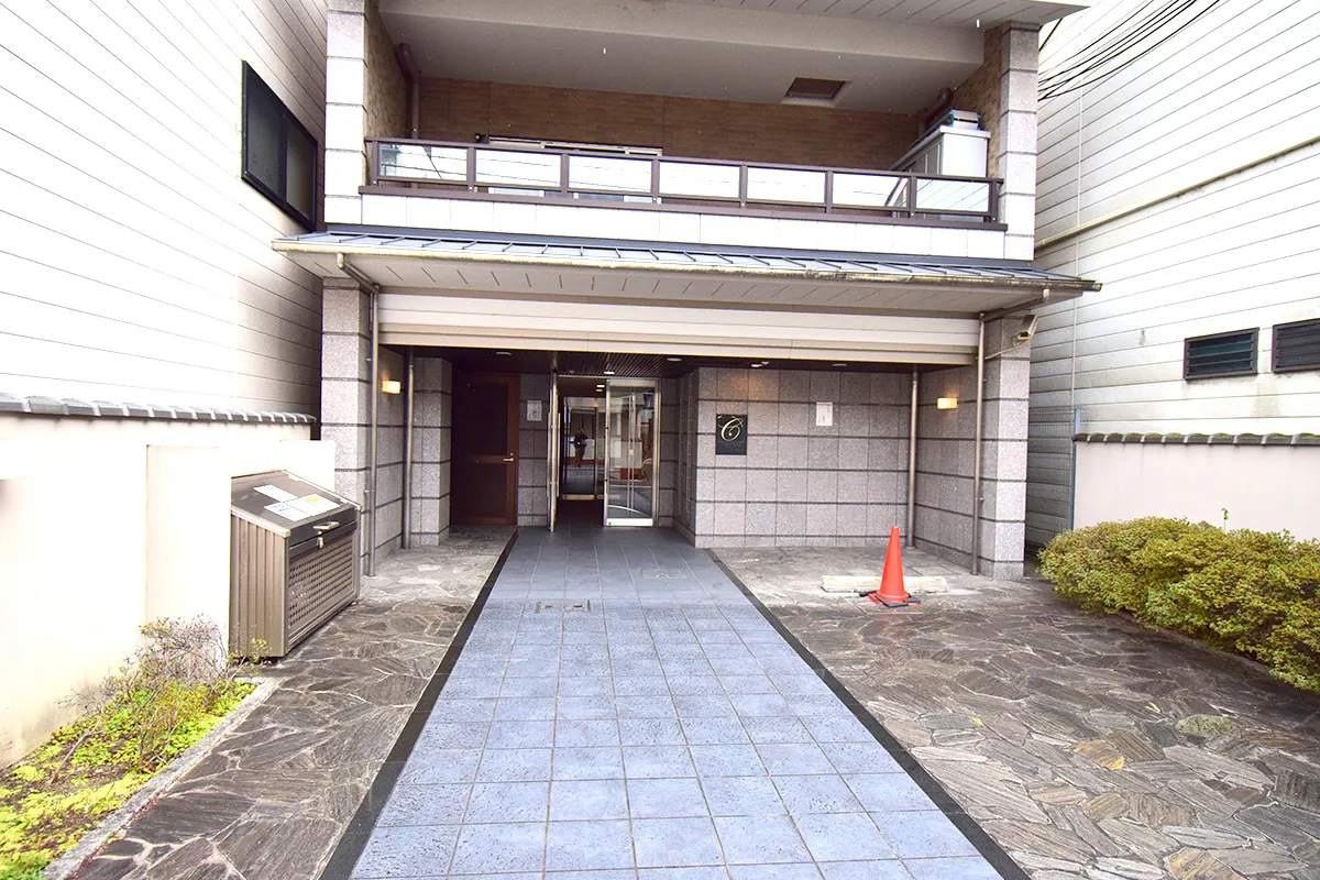 Heart of Kyoto: Ground Floor Condo with a Spacious Private Garden