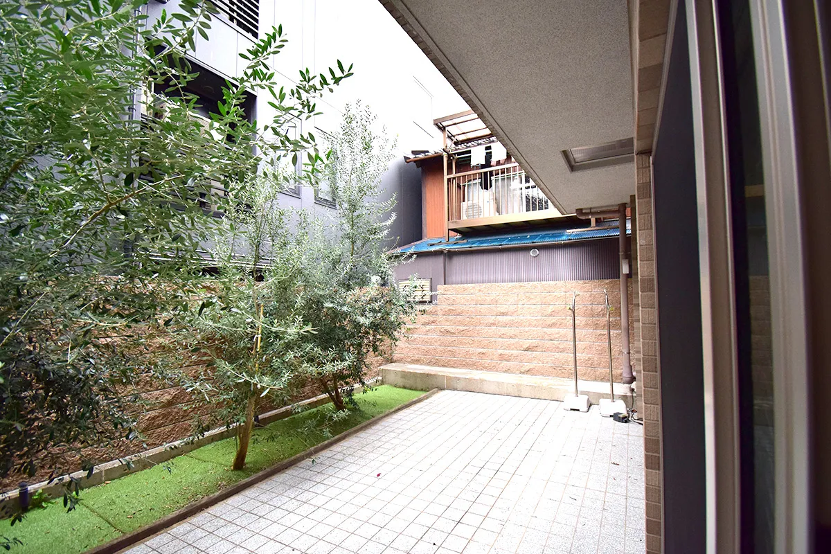 Heart of Kyoto: Ground Floor Condo with a Spacious Private Garden