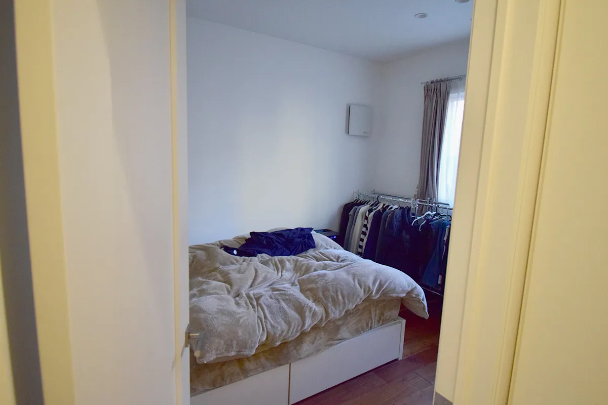 Contemporary Detached Home near Saiin Station with Expansive Interiors & Unique Split-Level Layout