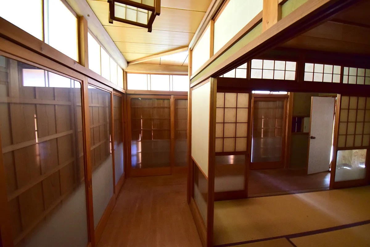 Quiet Family Retreat in Iwakura: Spacious 7DK Detached Home with Secure Parking & Lush Garden