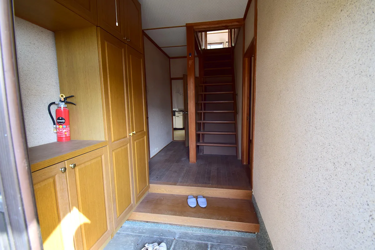 Quiet Family Retreat in Iwakura: Spacious 7DK Detached Home with Secure Parking & Lush Garden