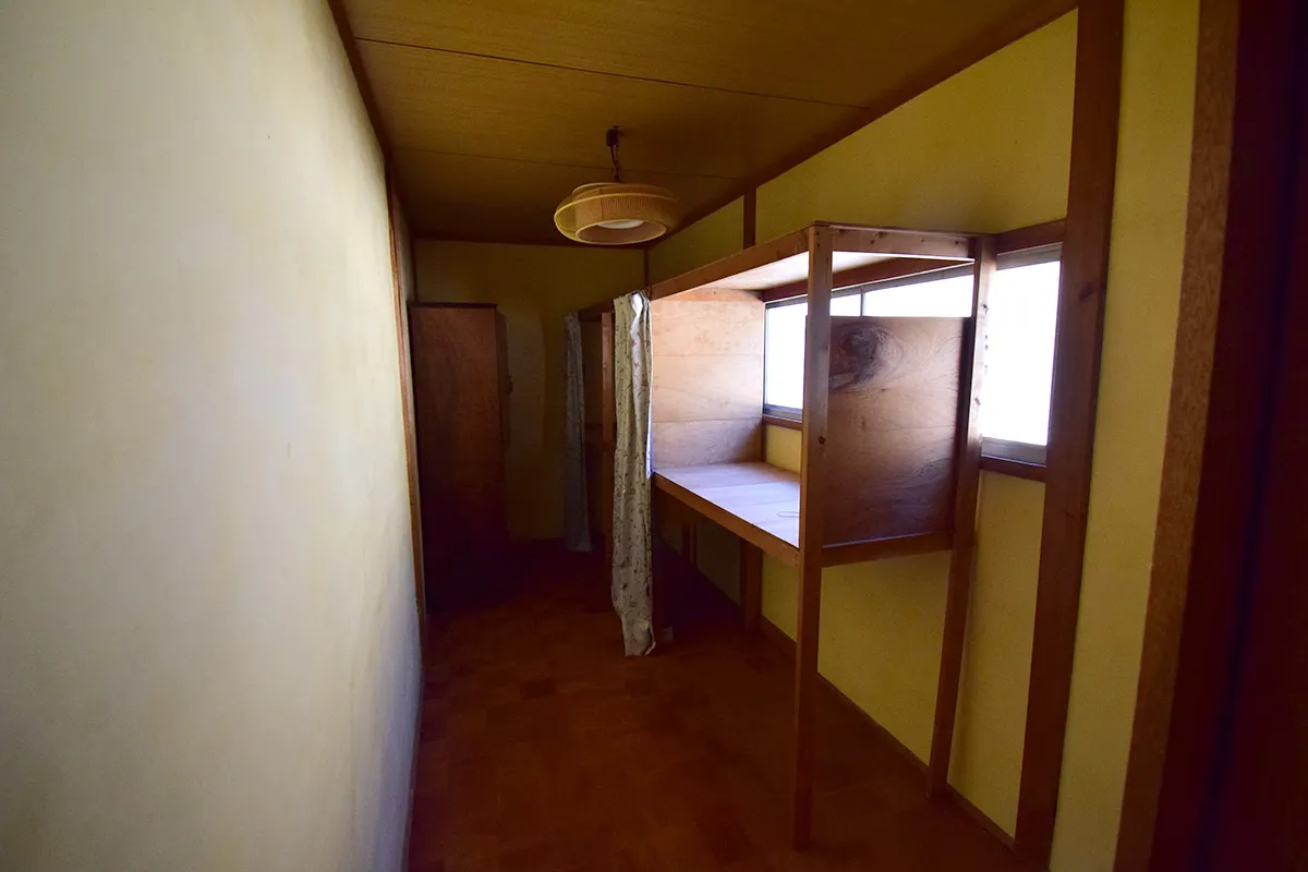 Quiet Family Retreat in Iwakura: Spacious 7DK Detached Home with Secure Parking & Lush Garden