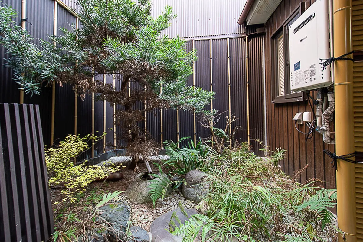 Fully renovated Licensed Guesthouse & Residence Steps from Nijo Castle
