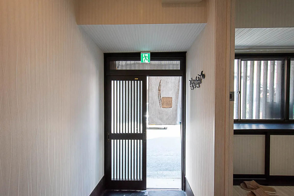 Fully renovated Licensed Guesthouse & Residence Steps from Nijo Castle