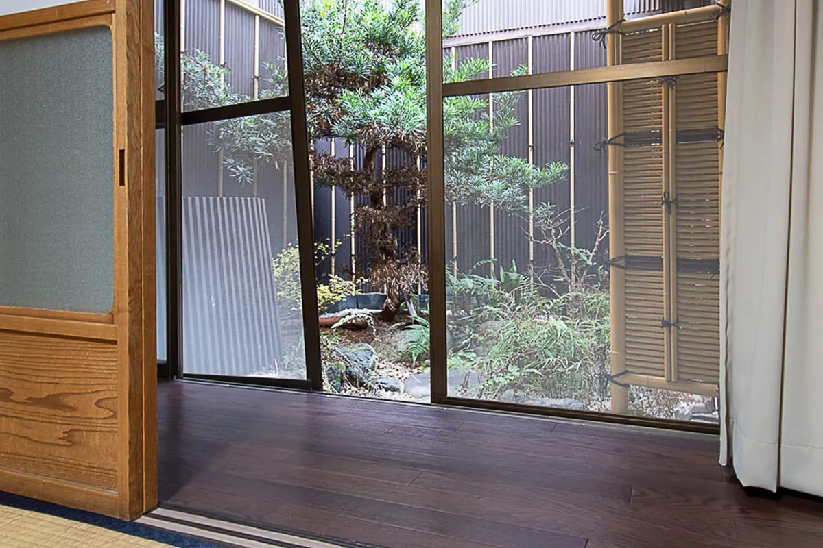 Fully renovated Licensed Guesthouse & Residence Steps from Nijo Castle