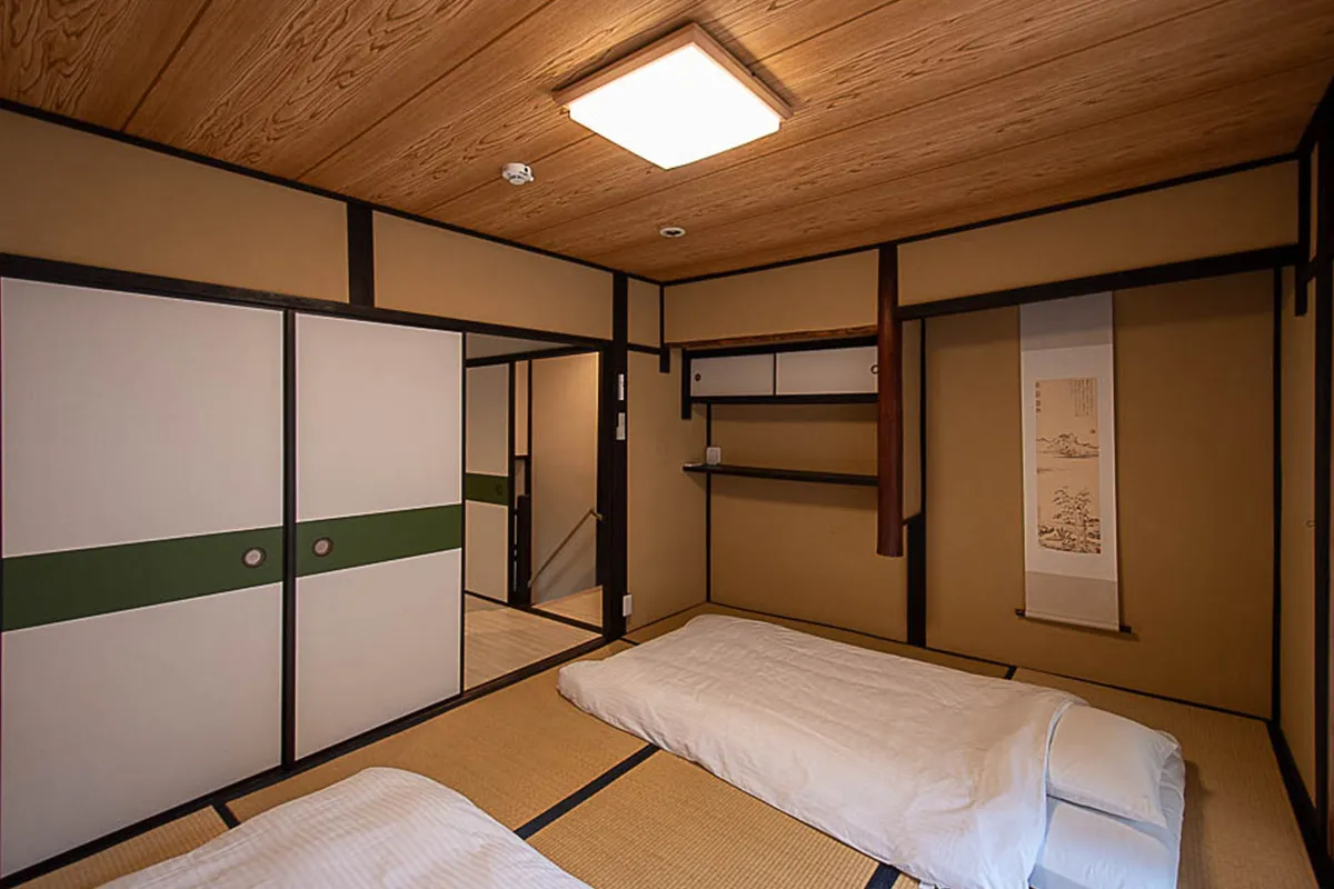 Fully renovated Licensed Guesthouse & Residence Steps from Nijo Castle