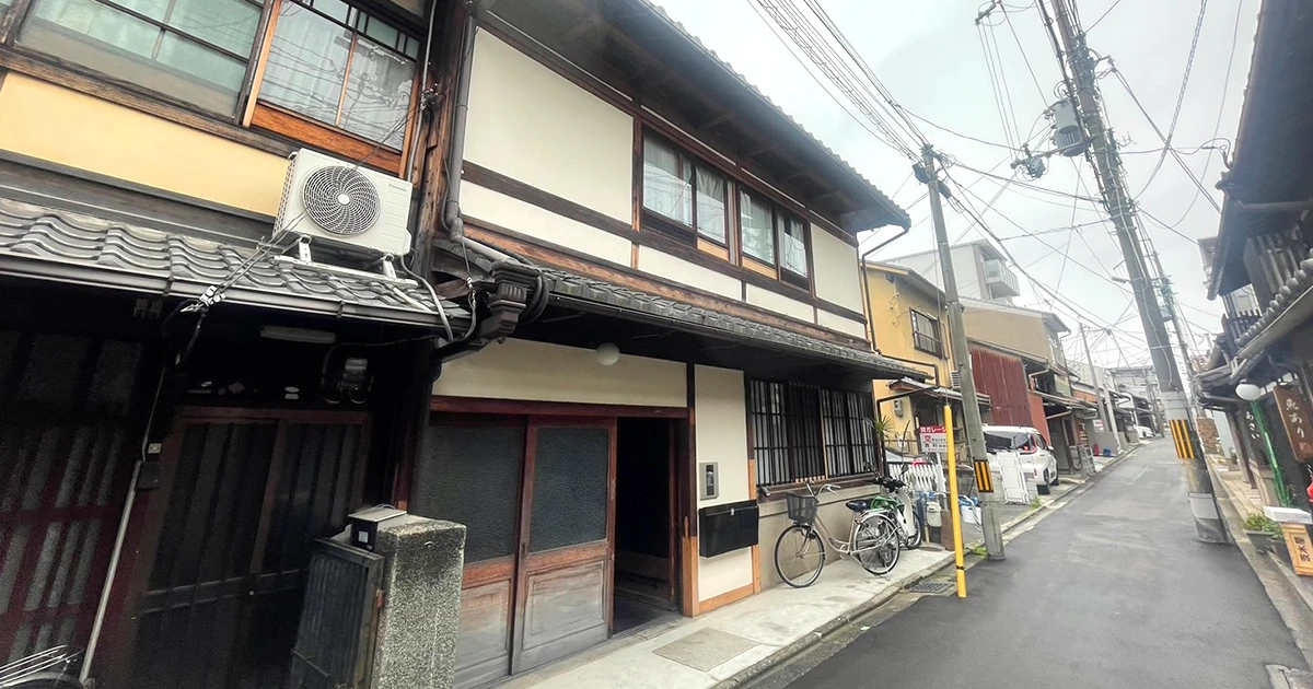 Fully Renovated Machiya Main House with Playful Slide & Private Courtyard