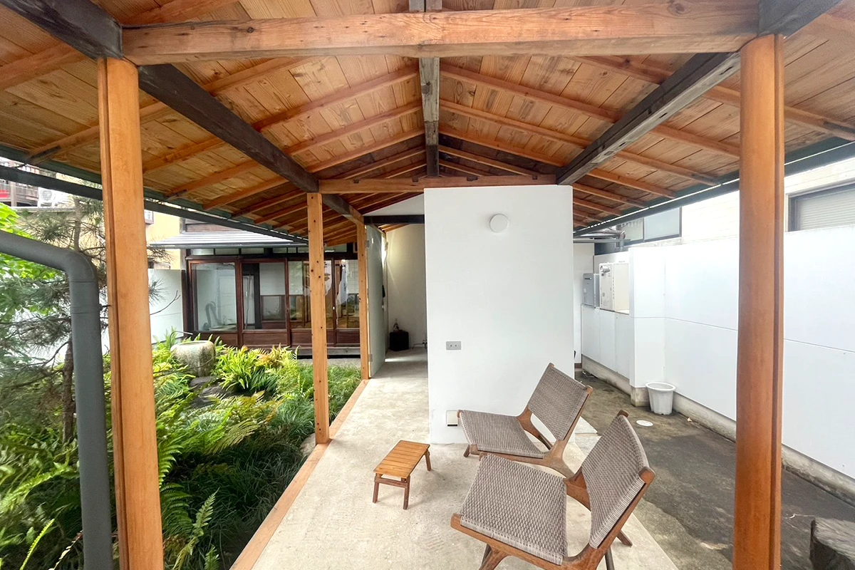 Fully Renovated Machiya Main House with Playful Slide & Private Courtyard