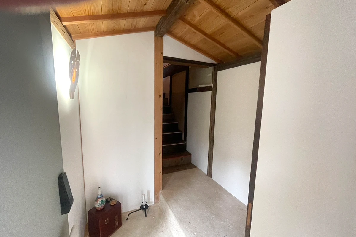 Fully Renovated Machiya Main House with Playful Slide & Private Courtyard