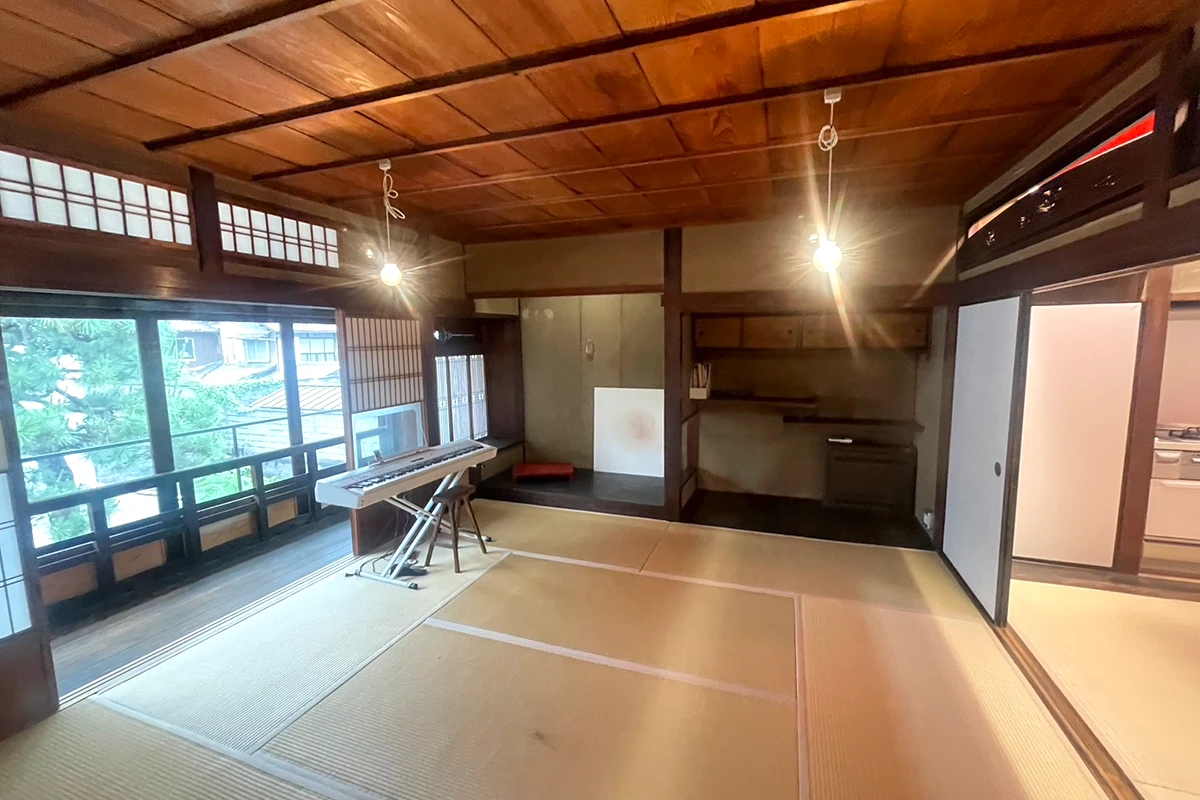Fully Renovated Machiya Main House with Playful Slide & Private Courtyard