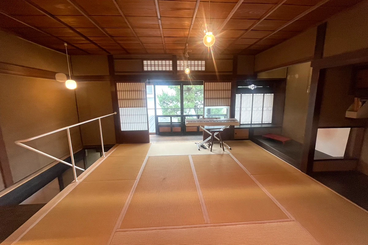 Fully Renovated Machiya Main House with Playful Slide & Private Courtyard
