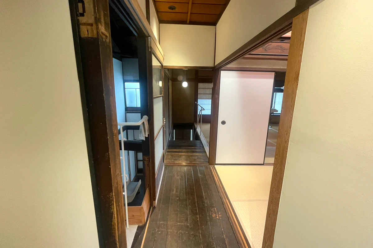 Fully Renovated Machiya Main House with Playful Slide & Private Courtyard