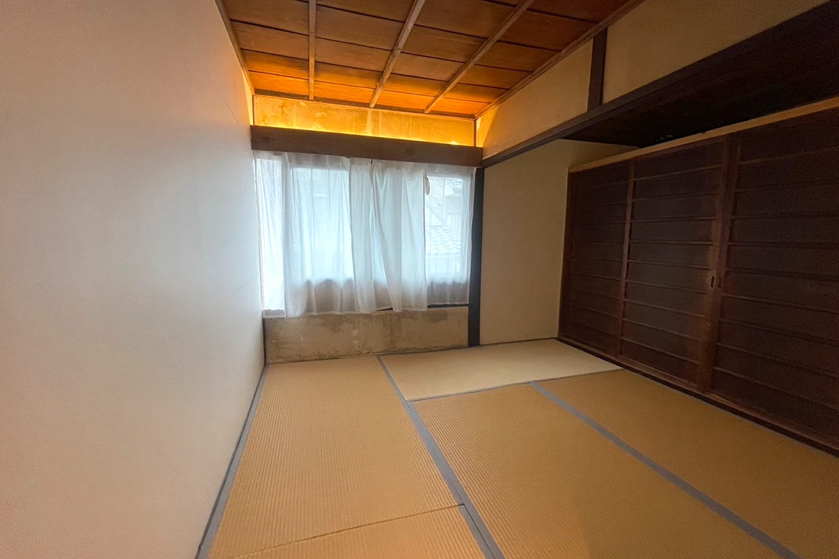 Fully Renovated Machiya Main House with Playful Slide & Private Courtyard