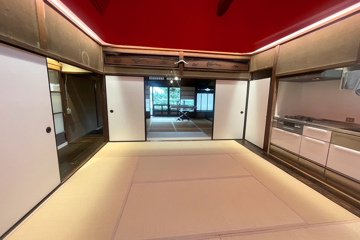 Fully Renovated Machiya Main House with Playful Slide & Private Courtyard