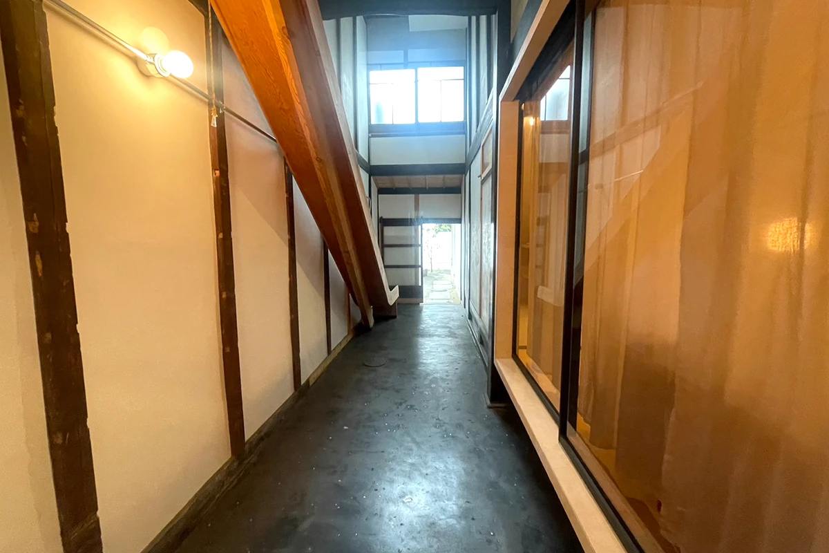 Fully Renovated Machiya Main House with Playful Slide & Private Courtyard