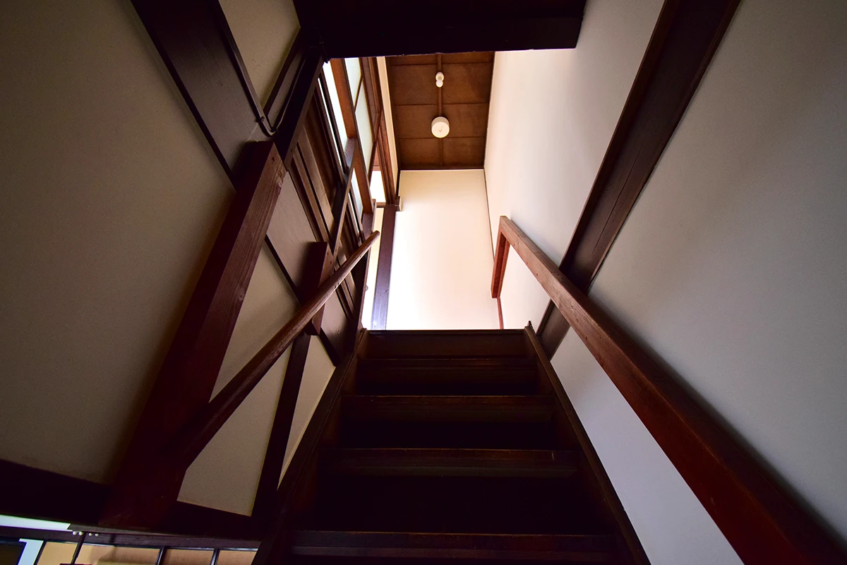 Modern Kyoto Machiya: Remodeled Living & Business Gem with Garden Views in Shimogyo