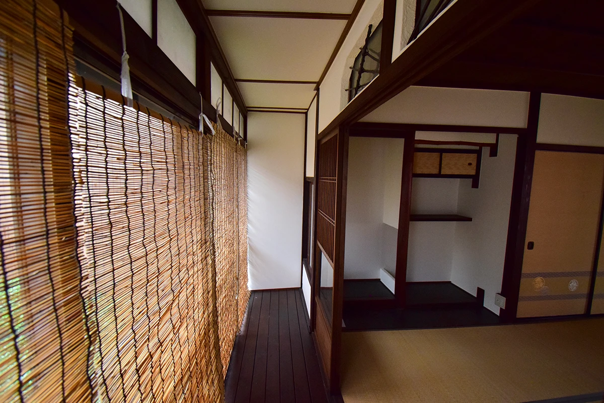 Modern Kyoto Machiya: Remodeled Living & Business Gem with Garden Views in Shimogyo
