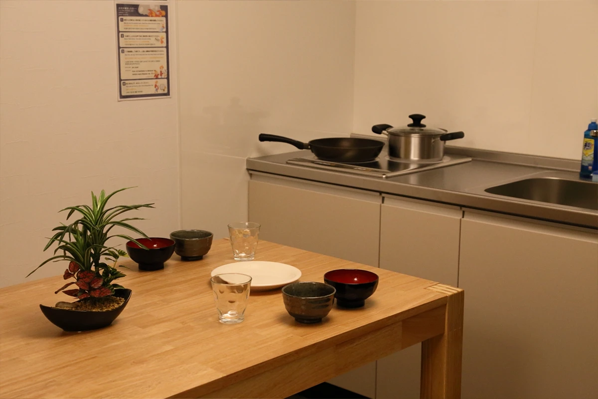 Higashiyama Machiya Gem: Remodeled Guesthouse with Garden & Prime Station Access