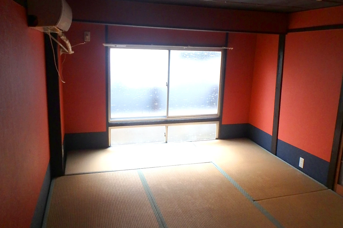 Quiet Higashiyama Machiya Investment Property: Fully Remodeled Gem with Bright, South-Facing Rooms